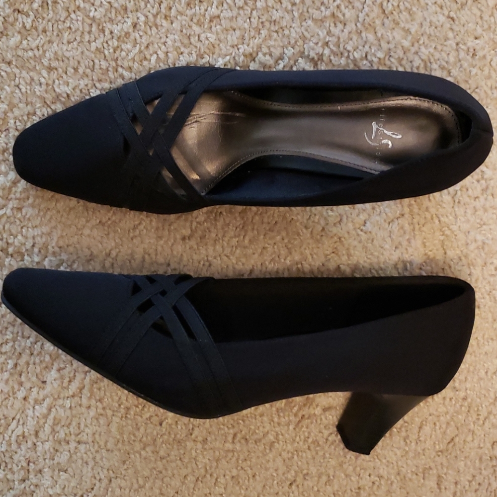 Man-made upper lining toe strap